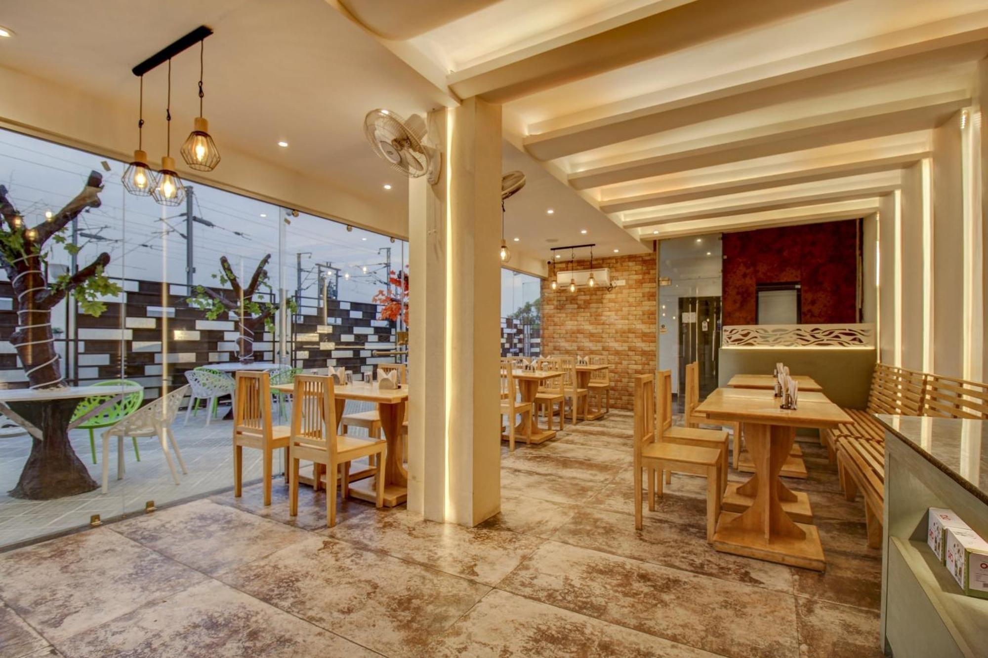Hotel Townhouse Geetraj Near Shalimar Gateway Lakhnaú Exteriér fotografie